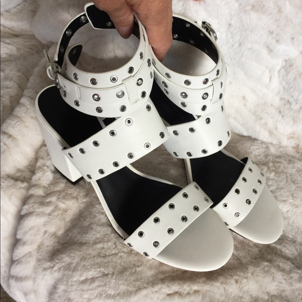 NWOT Leather Rebecca Minkoff Carter Grommet Sandals!💕